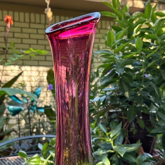 1950's 16" Pink and Green Glass Art Vase - Picture 9 of 9